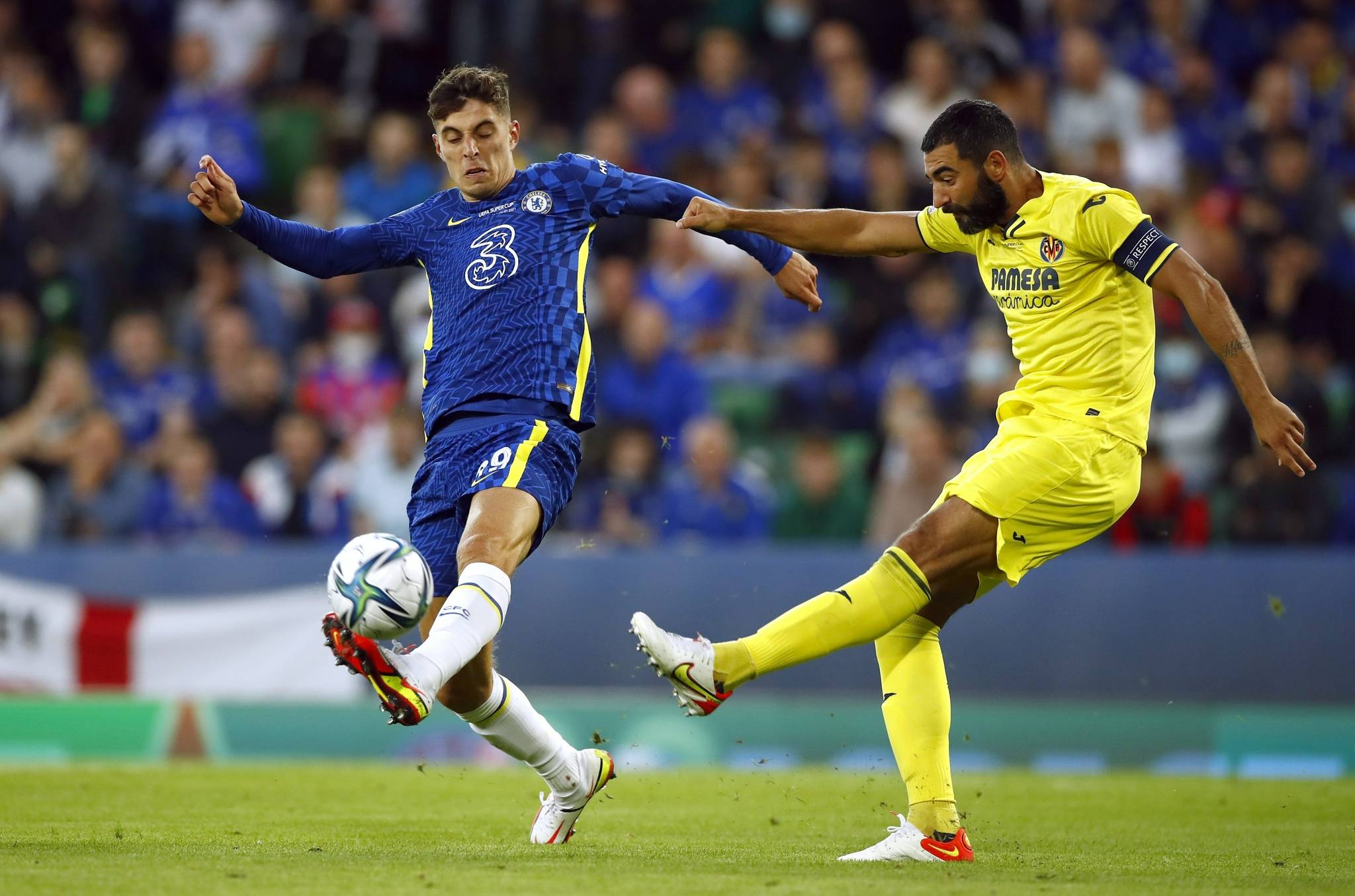 塞尔电台：巴萨竞技想租借赫罗纳前锋乌雷尼亚，谈判进展顺利